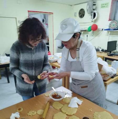 Enseñando a hacer Ozney Aman