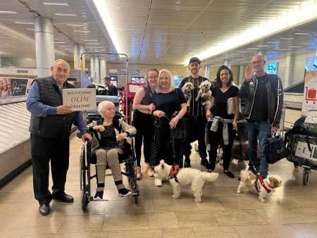 Naum recibiendo más olim en el aeropuerto
