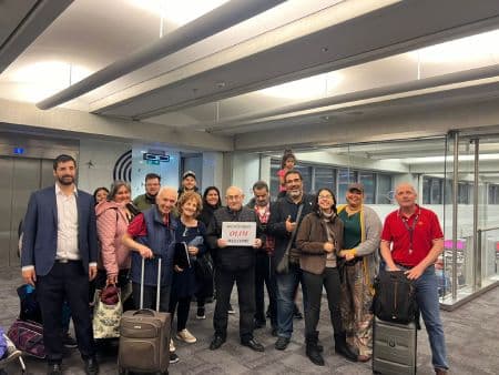 OLEI recibiendo olim en el aeropuerto