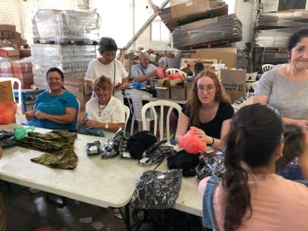 Voluntarios en base militar