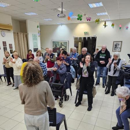 Noche de cine y festejo de la liberación de los secuestrados
