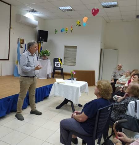 Charla de Daniel Farkas