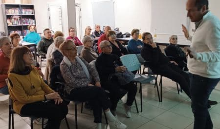 Charla de Manu sobre mujeres en la Shoah