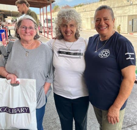 Las latinas de Olei Haifa y Krayot voluntarias en la base del ejercito