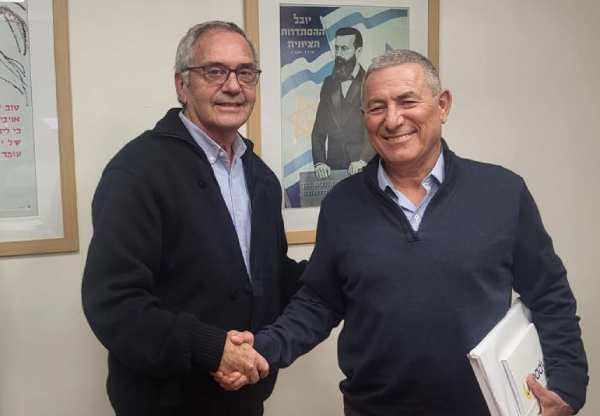 Mario Lev con Doron Almog, Presidente de La Agencia Judía para Israel