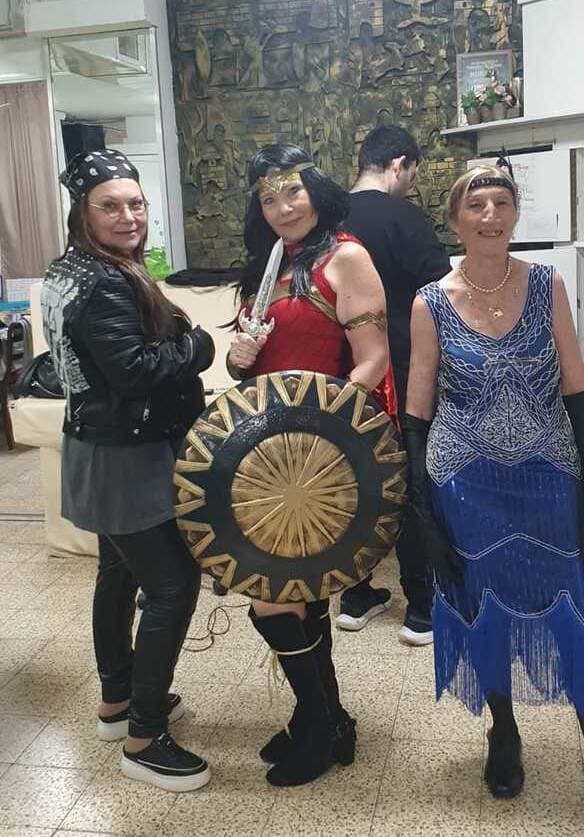 Festejando Purim con solos y solas
